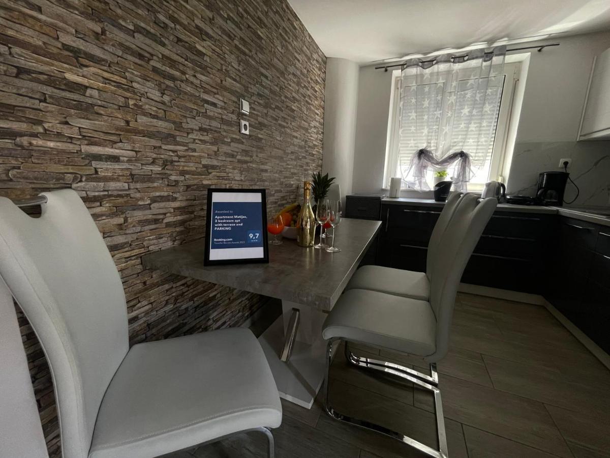 Apartment Matijas, 3 Bedroom Apt With Terrace And Parking สปลิท ภายนอก รูปภาพ