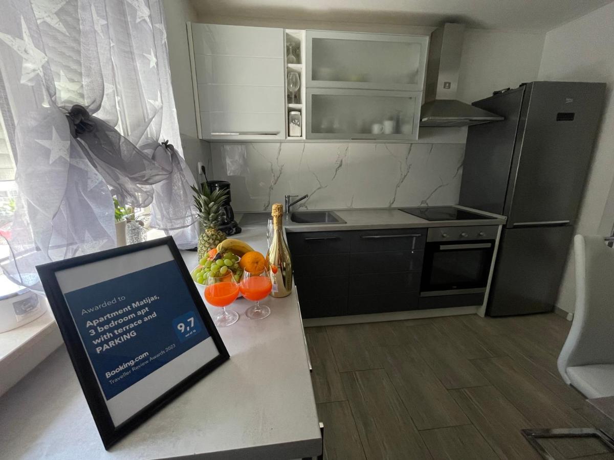 Apartment Matijas, 3 Bedroom Apt With Terrace And Parking สปลิท ภายนอก รูปภาพ